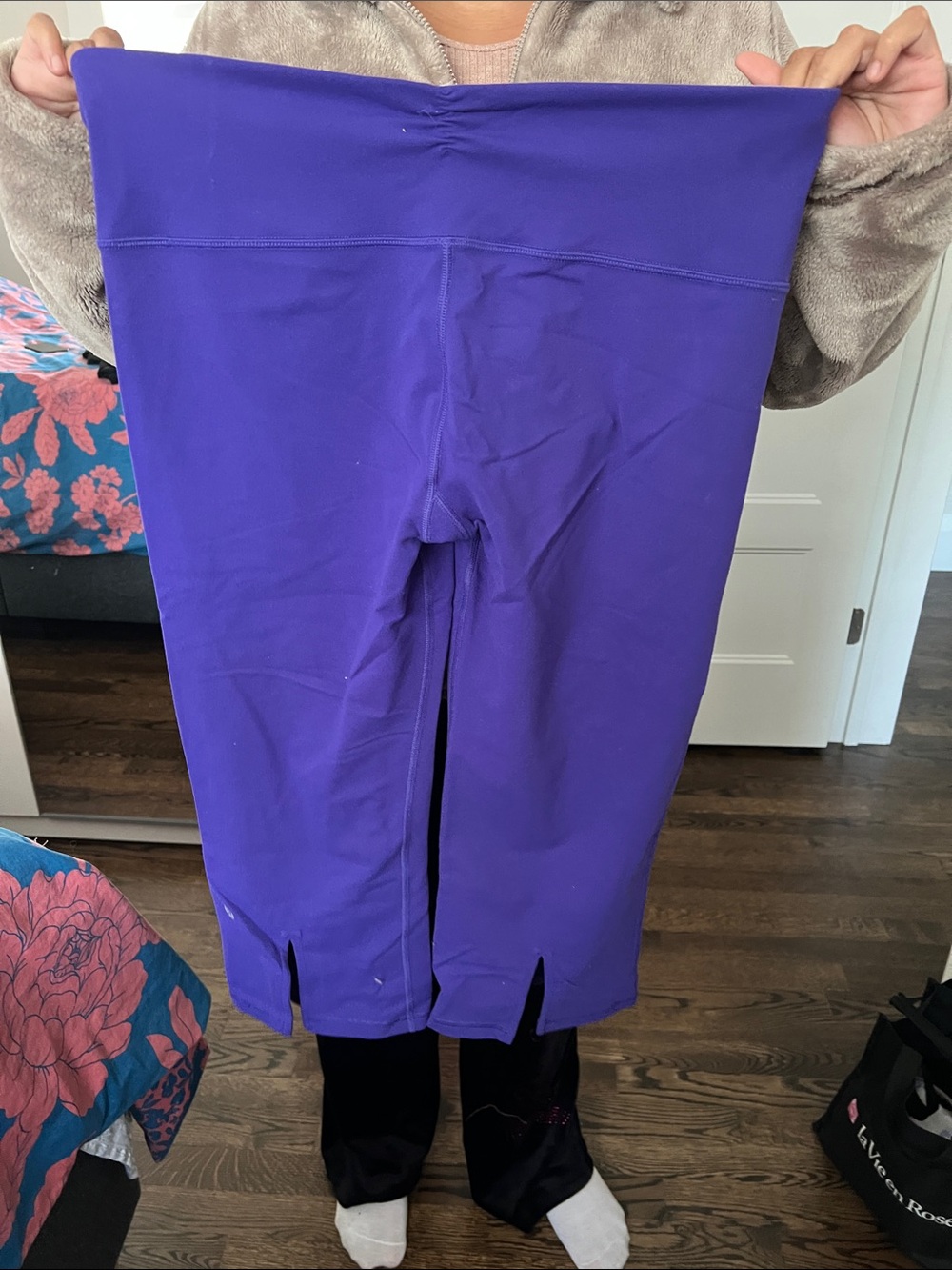 Lululemon capris sold as is